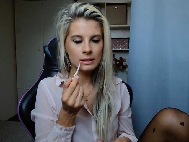 KristineNatural live cam on BongaCams