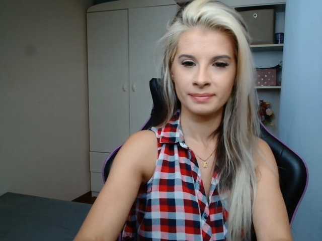 KristineNatural live webcam show