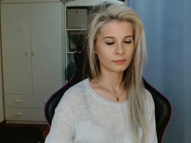 KristineNatural's BongaCams show and profile