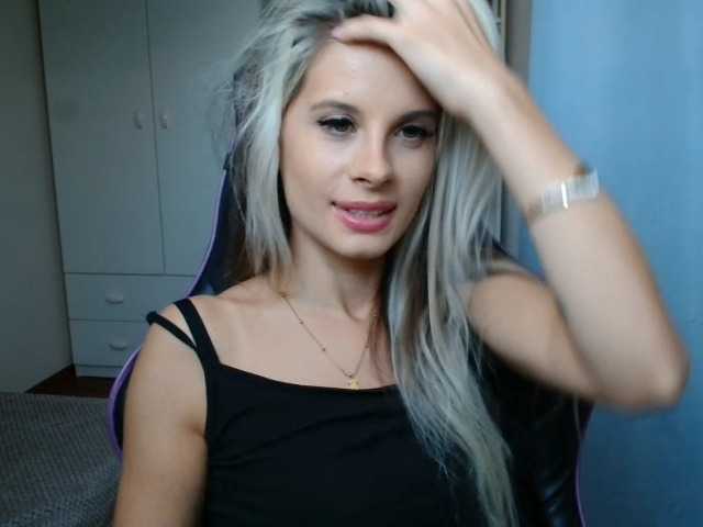 KristineNatural live cam on BongaCams