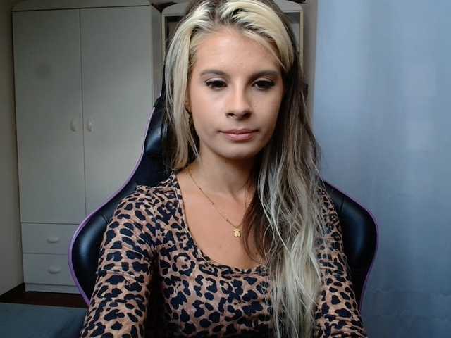 KristineNatural live cam on BongaCams