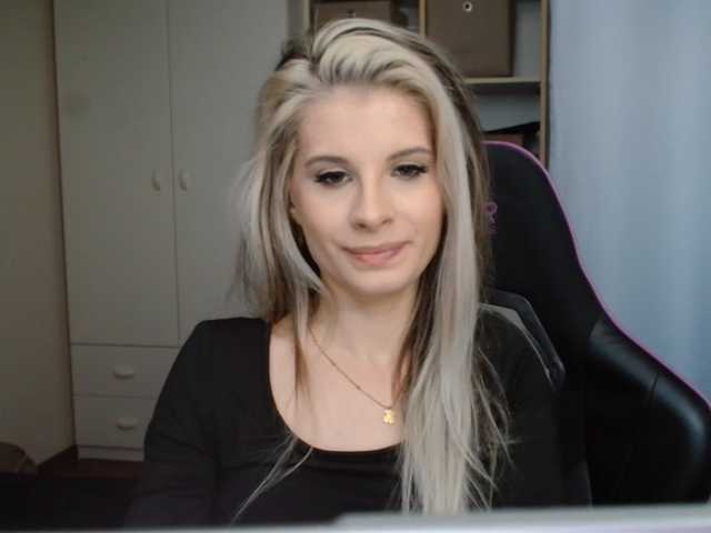 KristineNatural live cam on BongaCams