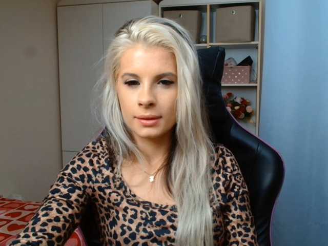 KristineNatural live cam on BongaCams