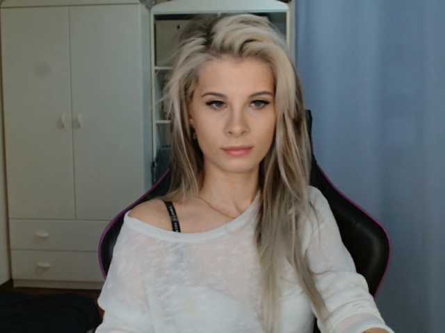 KristineNatural's BongaCams show and profile