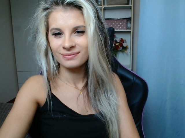 KristineNatural live cam on BongaCams
