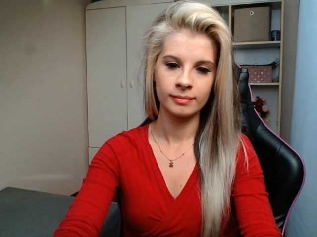 KristineNatural live webcam show
