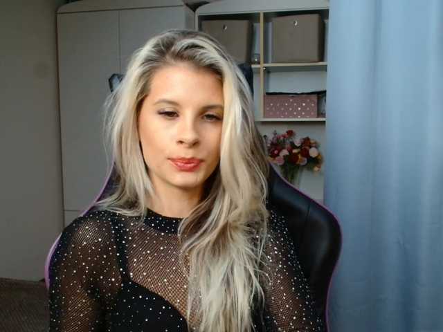 KristineNatural live cam on BongaCams