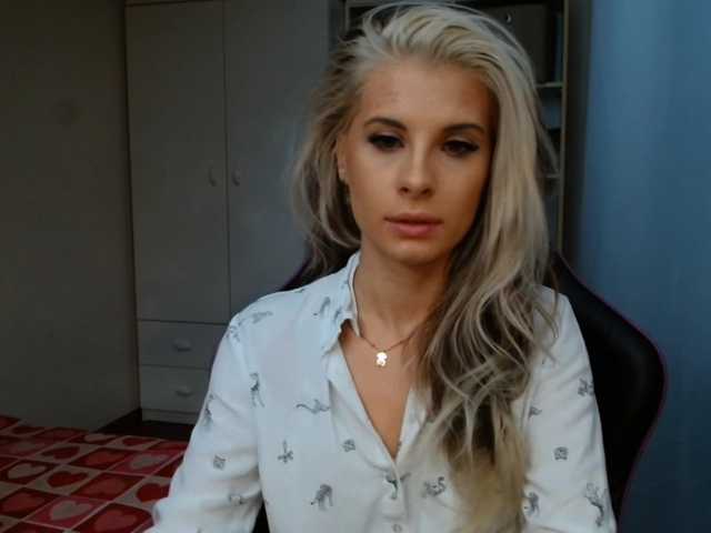 KristineNatural live cam on BongaCams
