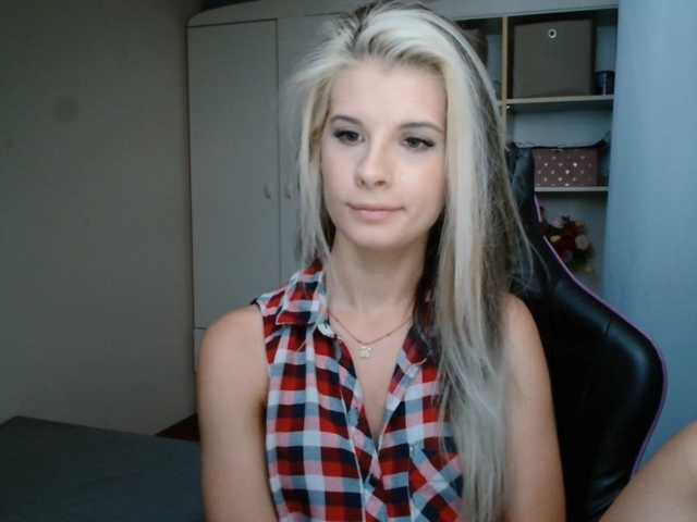 KristineNatural live webcam show