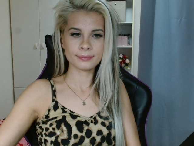 KristineNatural live cam on BongaCams