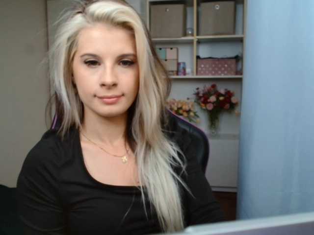KristineNatural live cam on BongaCams