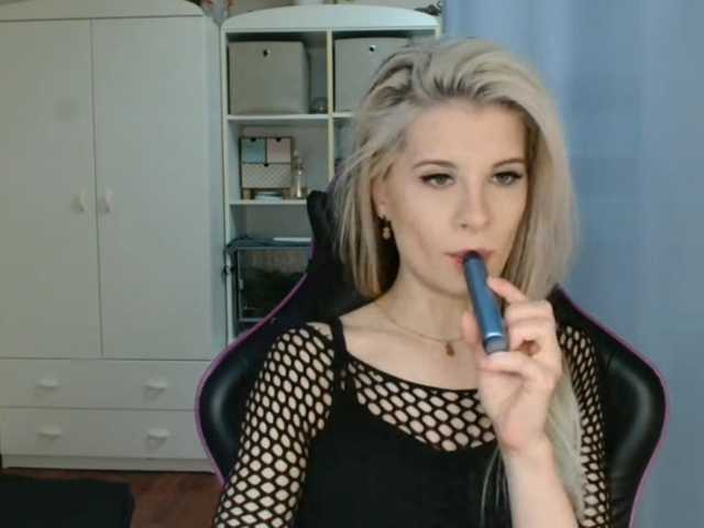 KristineNatural's BongaCams show and profile