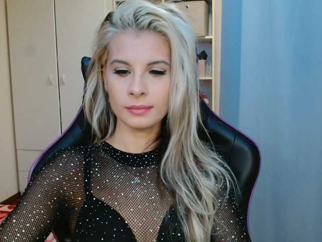 KristineNatural live cam on BongaCams
