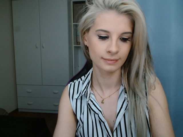 KristineNatural live cam on BongaCams
