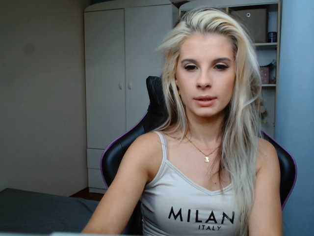 KristineNatural live webcam show