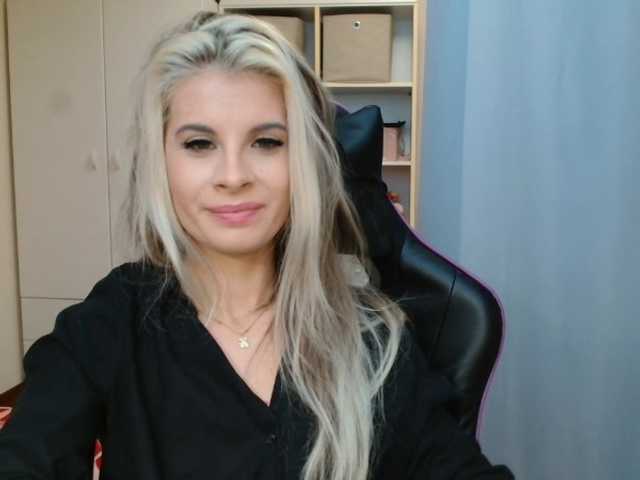 KristineNatural live cam on BongaCams