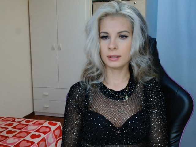 KristineNatural live cam on BongaCams
