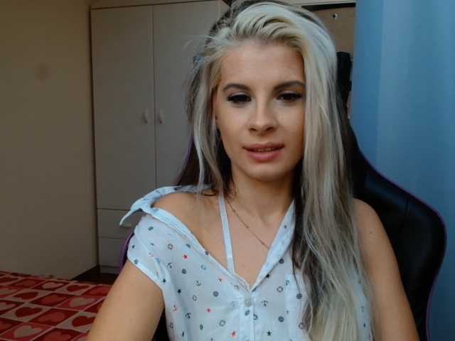 KristineNatural, en vivo ahora en BongaCams