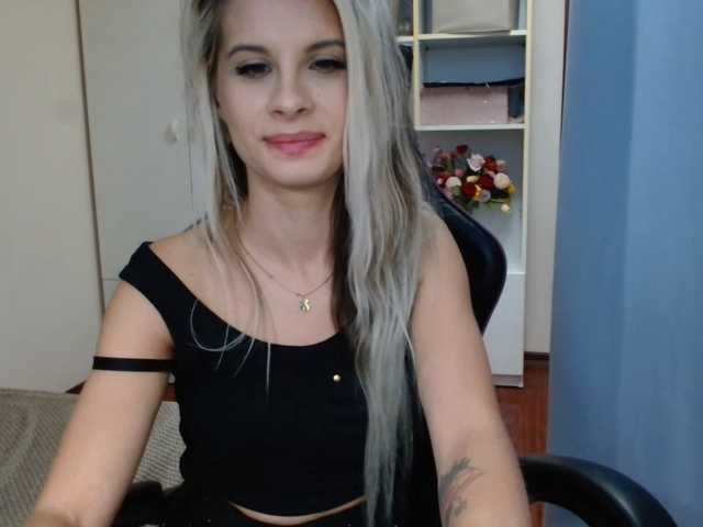 KristineNatural live cam on BongaCams