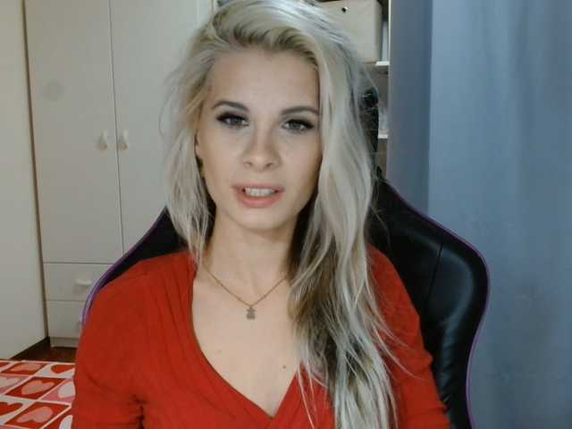 KristineNatural live cam on BongaCams