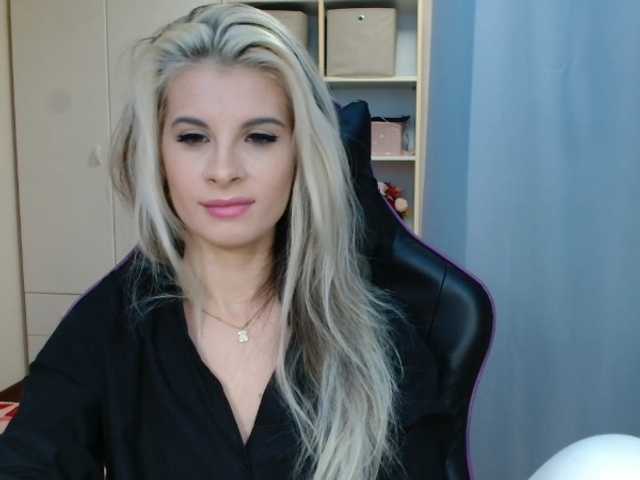 KristineNatural live cam on BongaCams
