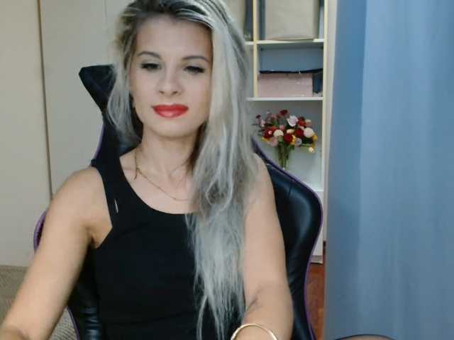 KristineNatural live cam on BongaCams