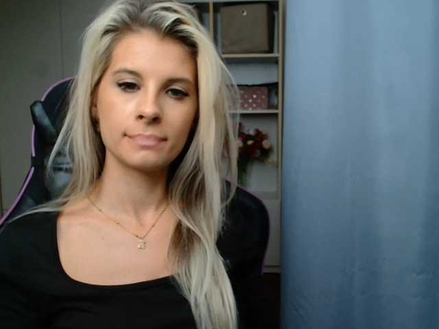 KristineNatural live cam on BongaCams