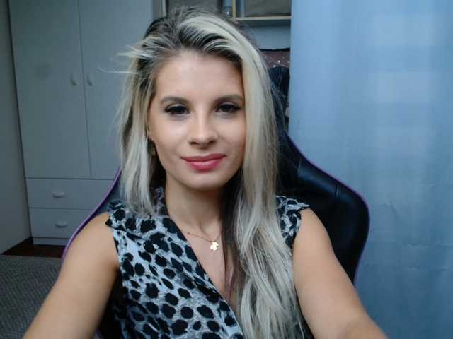 KristineNatural live cam on BongaCams
