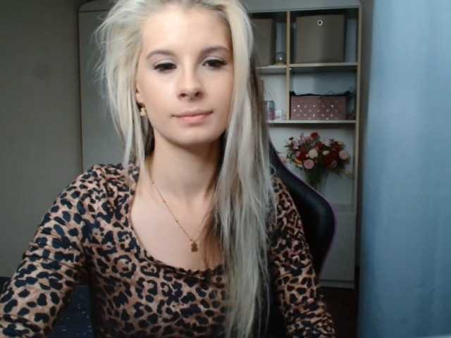 KristineNatural live cam on BongaCams