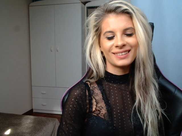 KristineNatural live cam on BongaCams
