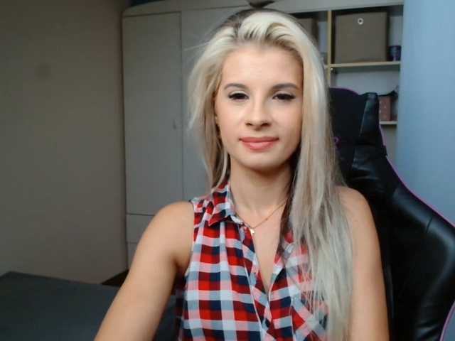 KristineNatural live webcam show