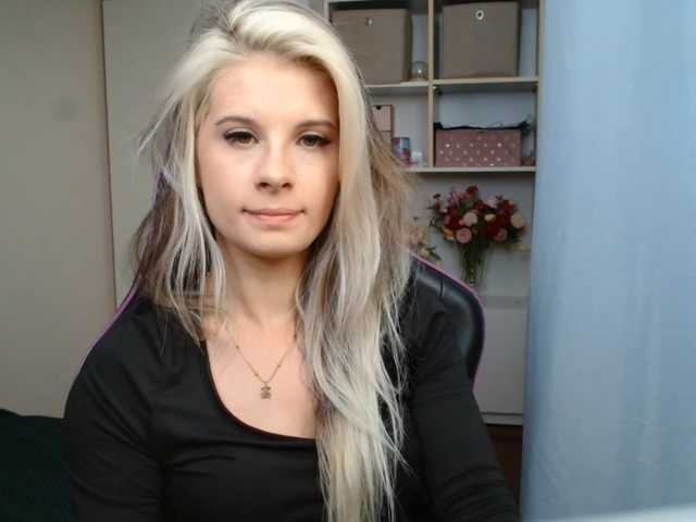 KristineNatural live cam on BongaCams