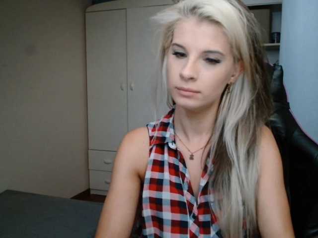 KristineNatural live webcam show