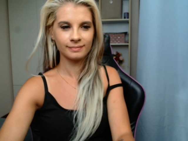 KristineNatural live cam on BongaCams