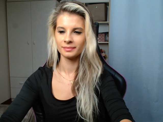 KristineNatural live cam on BongaCams
