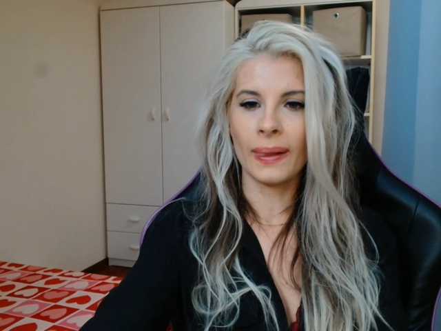 KristineNatural live cam on BongaCams
