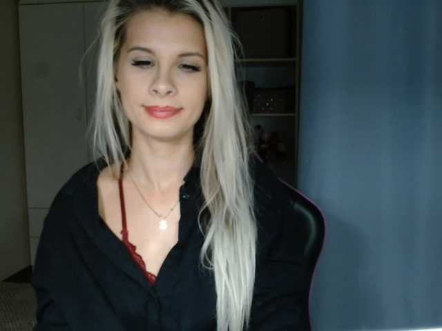 KristineNatural live cam on BongaCams
