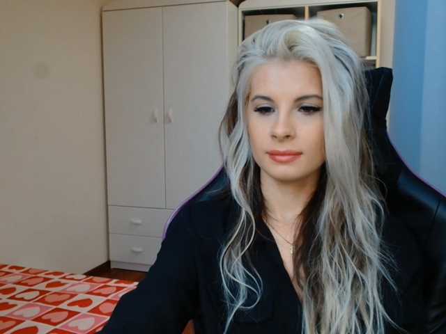 KristineNatural, live now on BongaCams