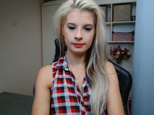 KristineNatural live webcam show