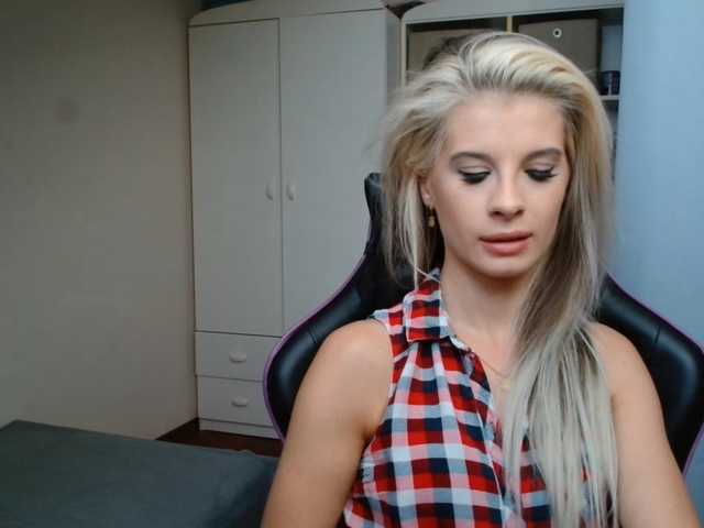 KristineNatural live webcam show