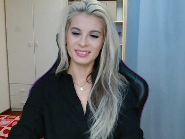KristineNatural live cam on BongaCams