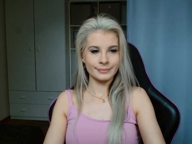 KristineNatural live cam on BongaCams