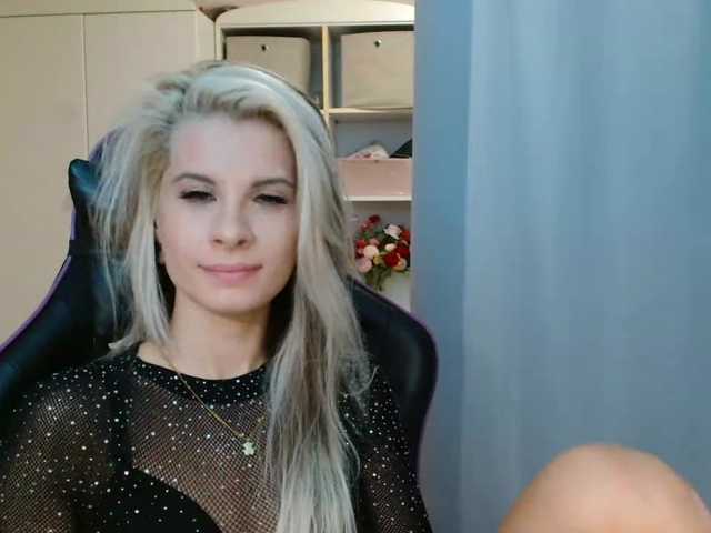 KristineNatural live cam on BongaCams