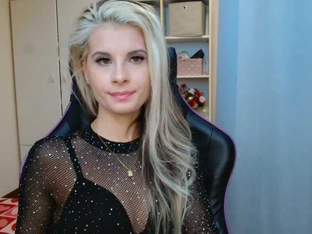 KristineNatural live cam on BongaCams