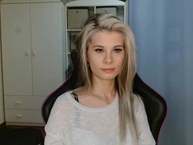KristineNatural's BongaCams show and profile