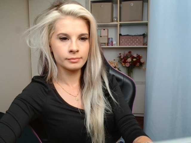 KristineNatural live cam on BongaCams