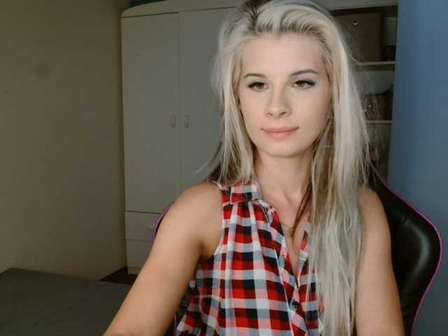 KristineNatural live webcam show