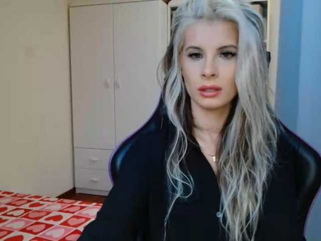 KristineNatural live cam on BongaCams