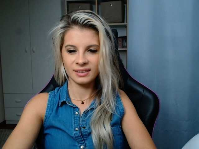 KristineNatural live cam on BongaCams