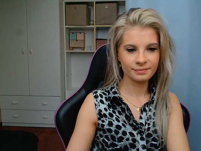 KristineNatural webcam